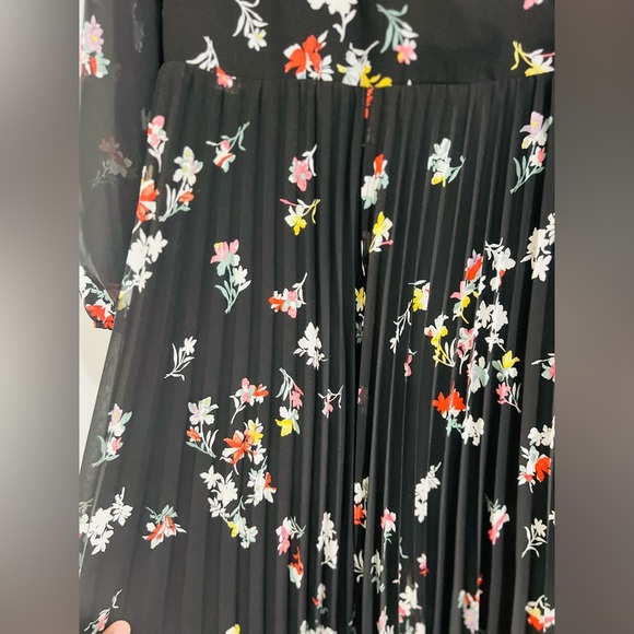 Ann Taylor Meadow Floral Pleaded wrap Dress size 6T like new dress no tags - Picture 14 of 16